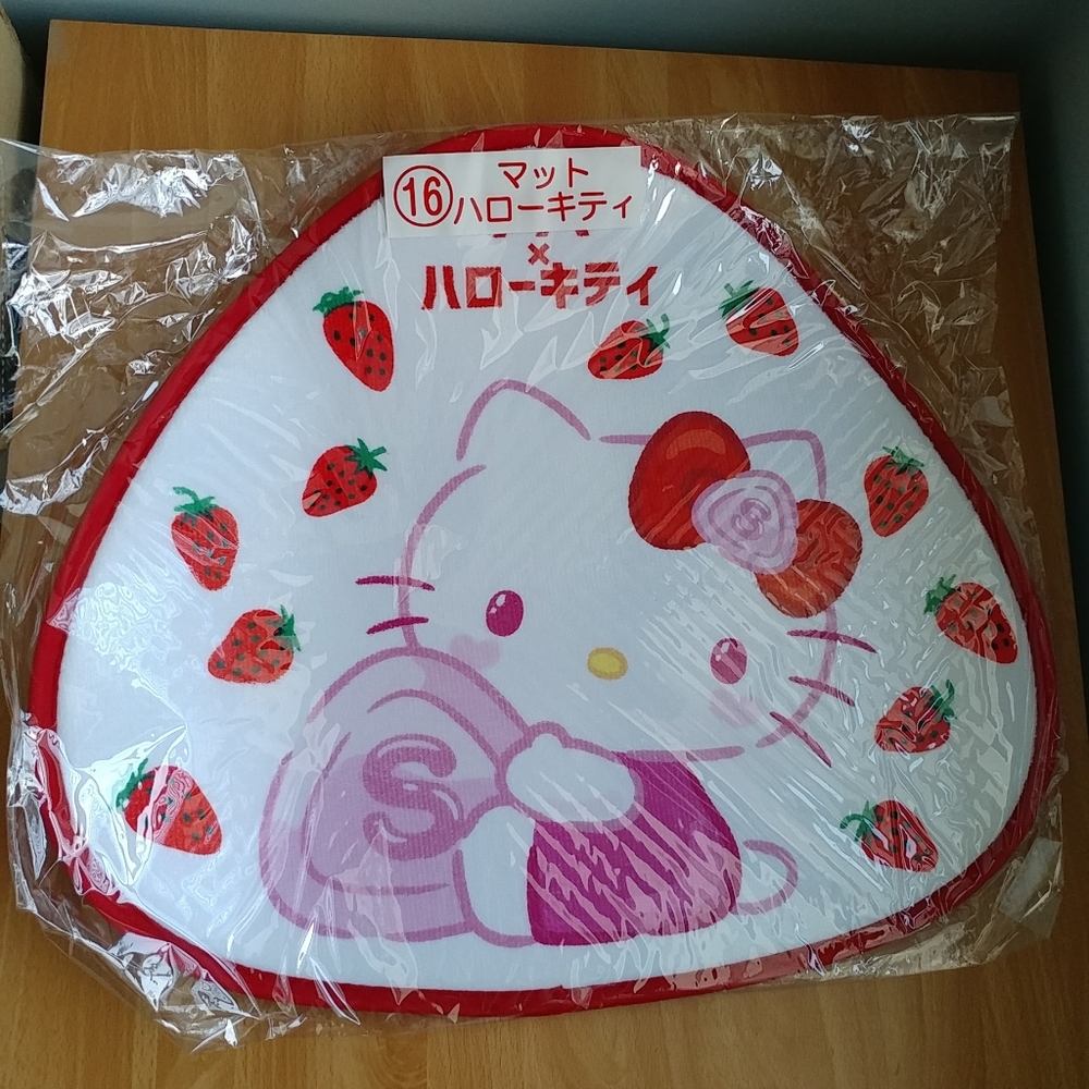 Sanrio x Sakuma Strawberry Milk Candy kuji floor mat - Hello Kitty